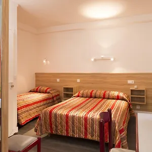 Family Aparthotel Paris